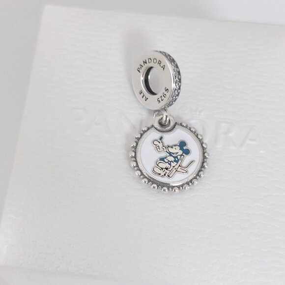 Pandora Vacation Club Member Dangle Charm DVC Exclusive Mickey Mouse NIB Charm - Picture 4 of 8